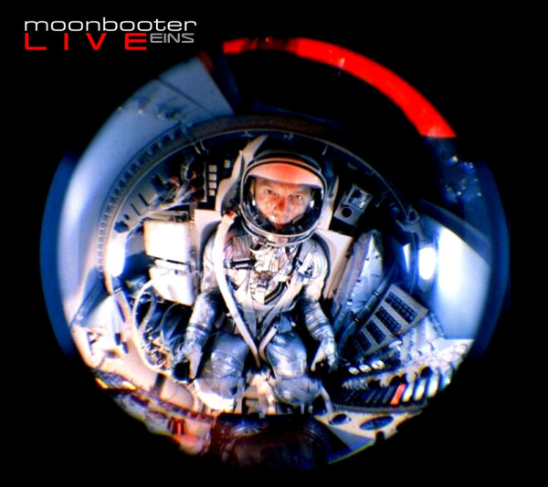 moonbooter - LIVE eins